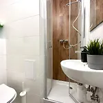 Проживание в семье Mmrent Simplicity *